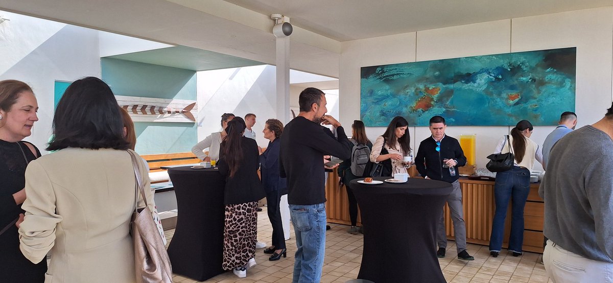 Comunidad_AEDH's tweet photo. 😎 #MomentoCafé #Contactos #Networking #Negocios #Hoteles #Turismo #ExperienciasAEDH en el estupendo desayuno que nos han preparado en el #HotelBarceló #BarcelóConilPlaya https://t.co/zrgiHWh2LS