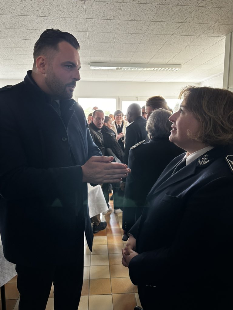 BlairyEmmanuel's tweet photo. 🔵 Cérémonie d’installation d’Aurélia Costes, directrice du centre de détention de Bapaume, je lui souhaite la bienvenue ! #circo6201 #Bapaume https://t.co/xtAEG0BTCF