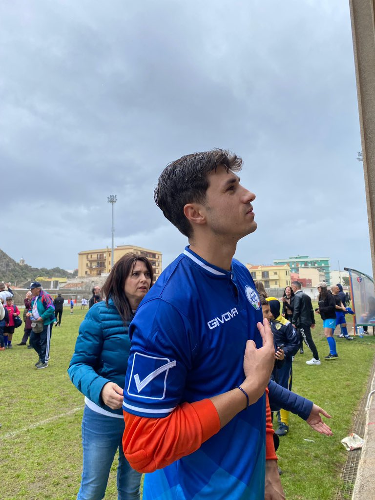 voglioossigeno's tweet photo. La bellissima persona che sei❤️
#Perletti https://t.co/kAfOFBOX7V