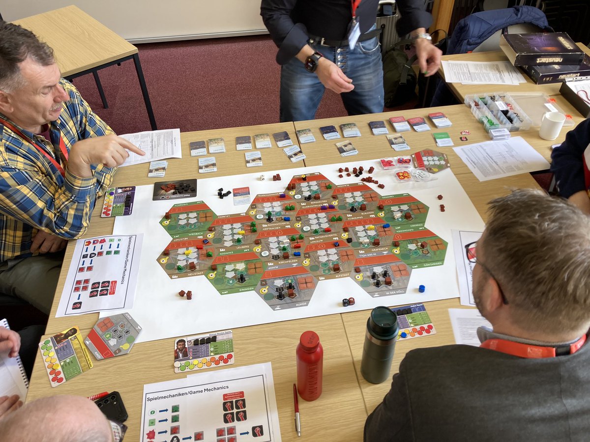 @kclwargaming #wargamingweek civil society theme today, a hospital/casualty game from @EM_DAlessandro and Neustart, an urban crisis game from Germany