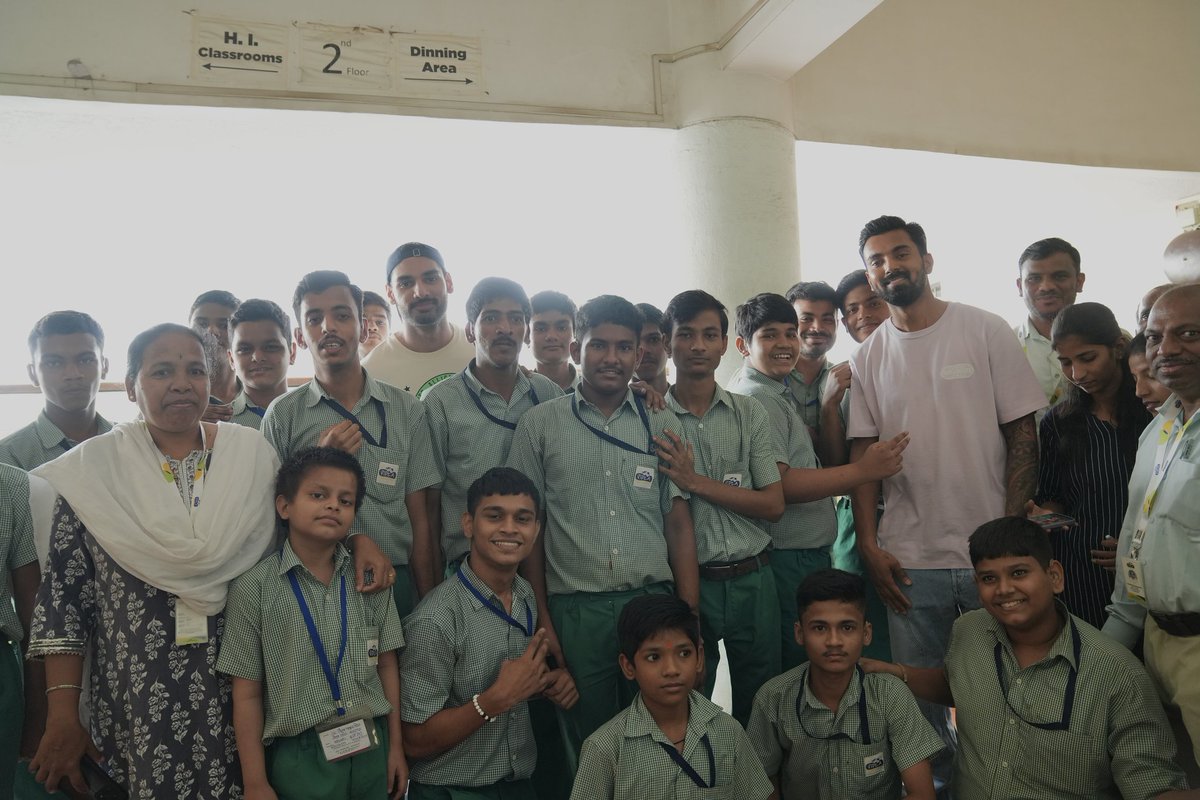 mrgaurav_tiwari's tweet photo. Happy Birthday @klrahul https://t.co/cB9TH6dWoR