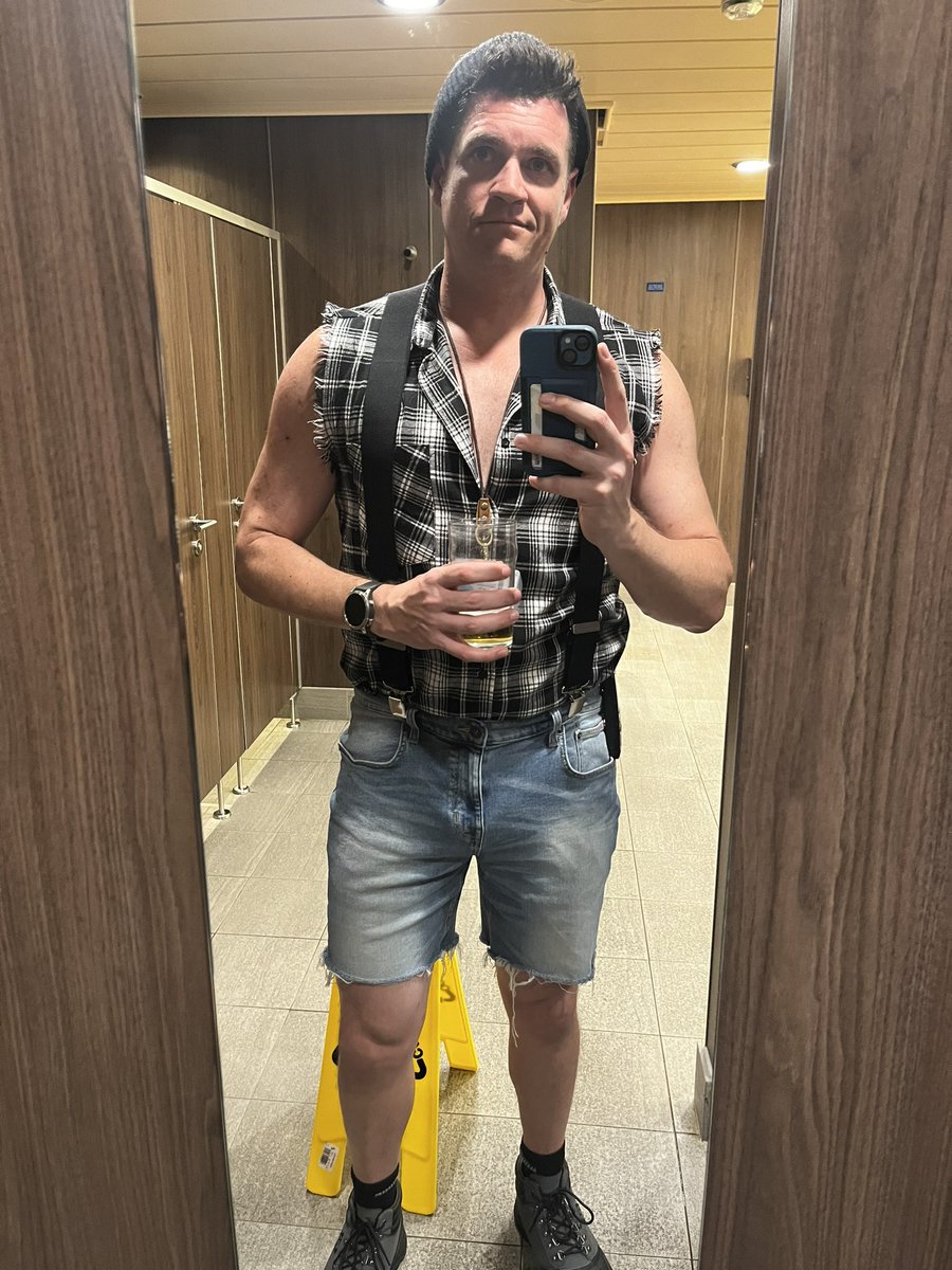 Was told my lumberjack party look was giving off himbo vibes… I’ll take it. LOL.