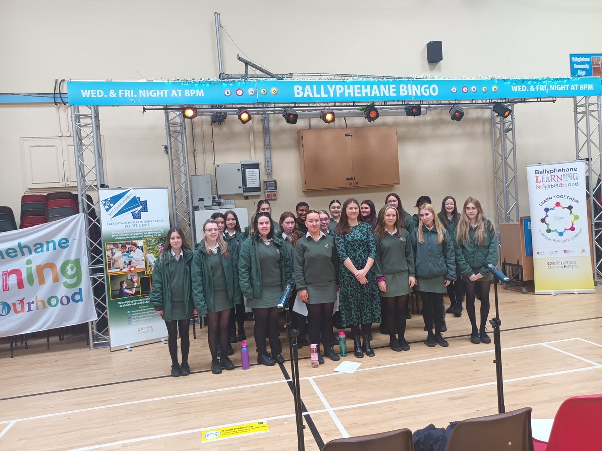 Huge congrats to Ms.Forde & our school choir who performed on Monday at Arts 4 All in Ballyphehane Community Centre as parts of Corks Lifelong Learning Festival! 🎶 #presentationballyphehane #proudofourstudents #lifelonglearningfestival