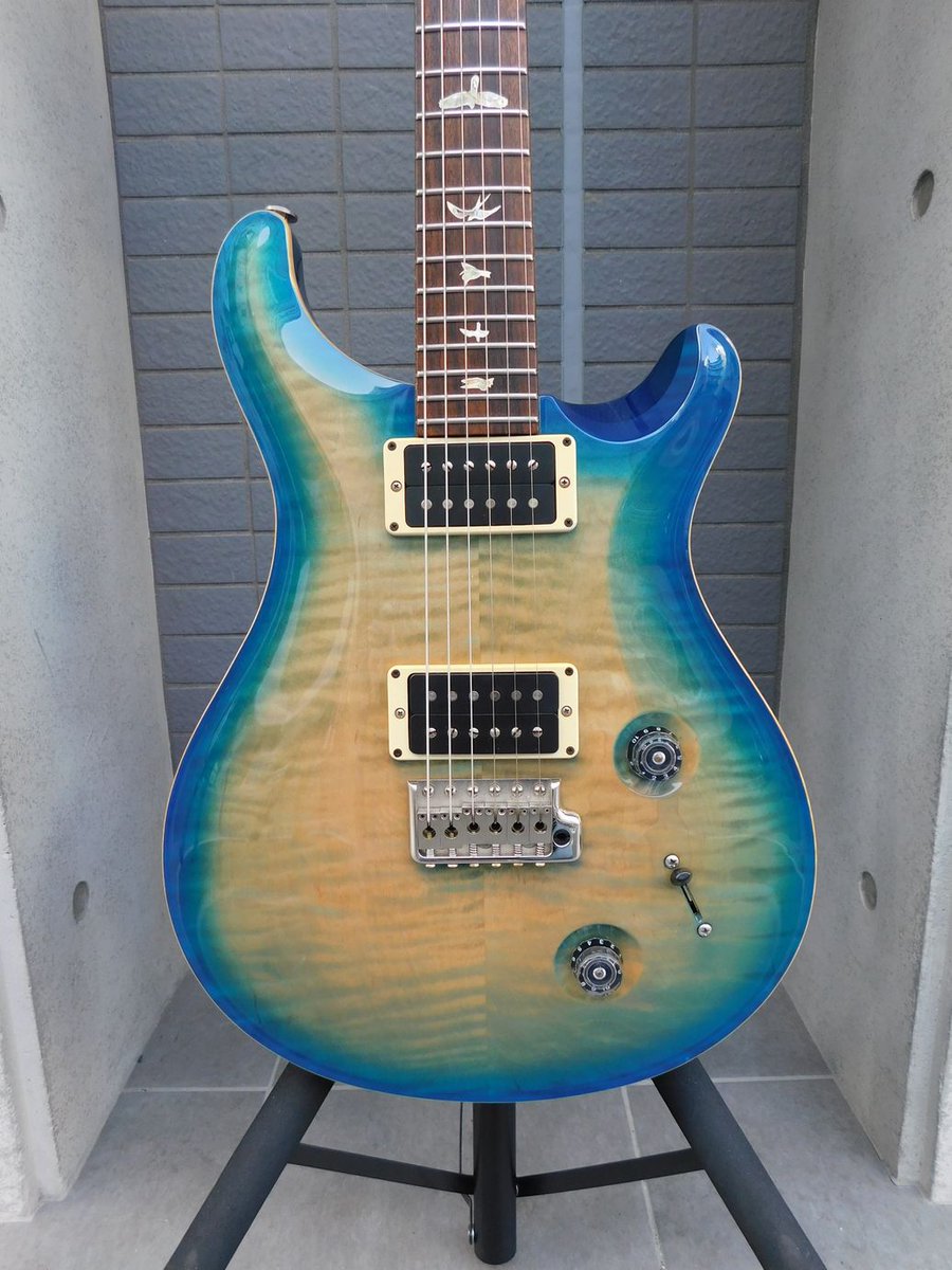 MARUYAHiroshima's tweet photo. 【中古】 Paul Reed Smith PRS custom 22 2013
ハードケース付き
綺麗なカラーとバードインレイが目を引く1本
★詳細はホームページで★
https://t.co/fIU1mSvxN2
#prs #paulreadsmith #prscustom22 #custom22 #マケナブルー #22フレット #エレキギター #エレキ #中古
#楽器買取 #中古楽器 #マルヤ https://t.co/nIJvADanoA