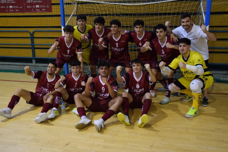 albaceteFSala's tweet photo. ✌️Javi Herreros, Jano y Ruby se proclaman campeones en el Campeonato de España Universitario con la @uclm_es.

👏 ¡Enhorabuena a nuestros jugadores y a toda la selección universitaria! https://t.co/WDBLTftvow