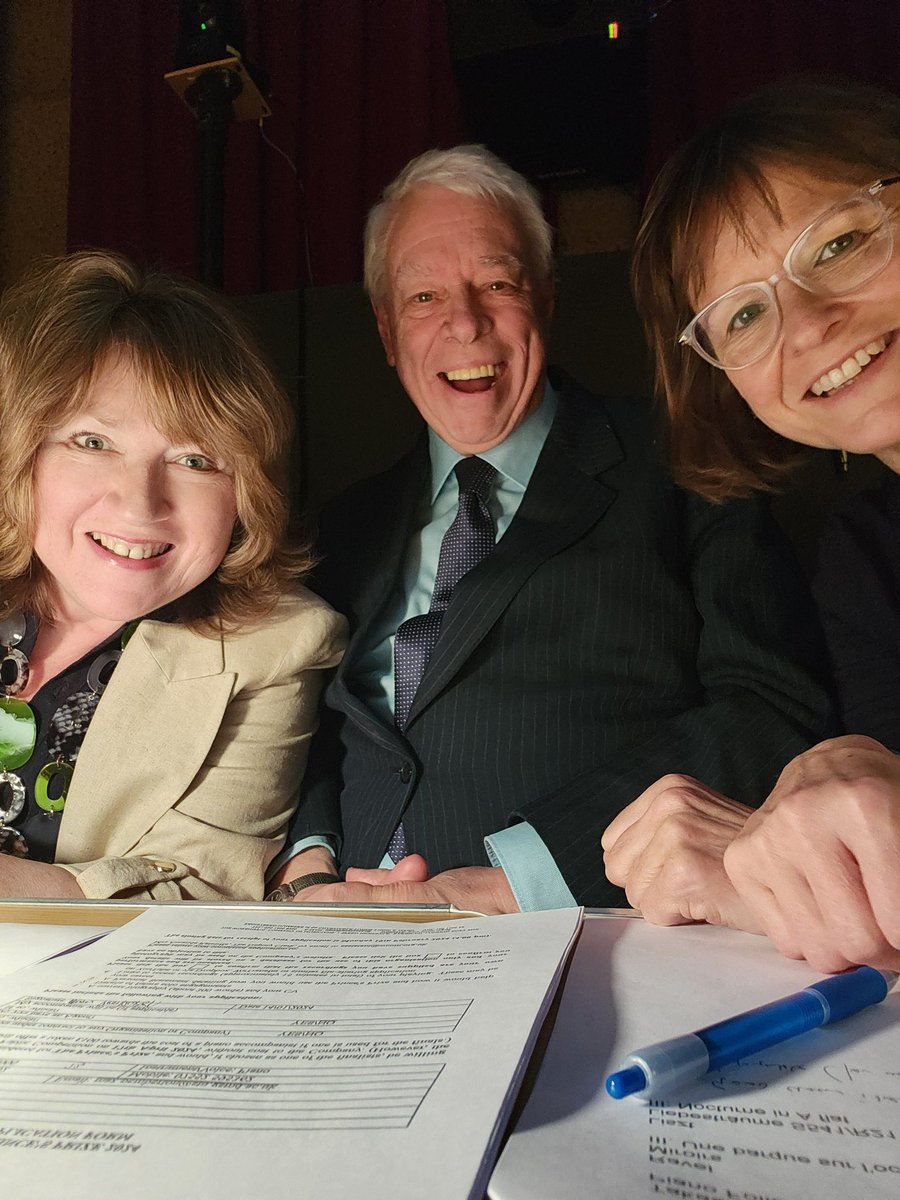 LucyParham's tweet photo. A delight to be on the panel for @MusiciansComp Prince's Medal last night @guildhallschool with @BatonAlice & #donaldmaxwell. Bravo to all the wonderful finalists! 🎊 https://t.co/u7FRbRXl8T