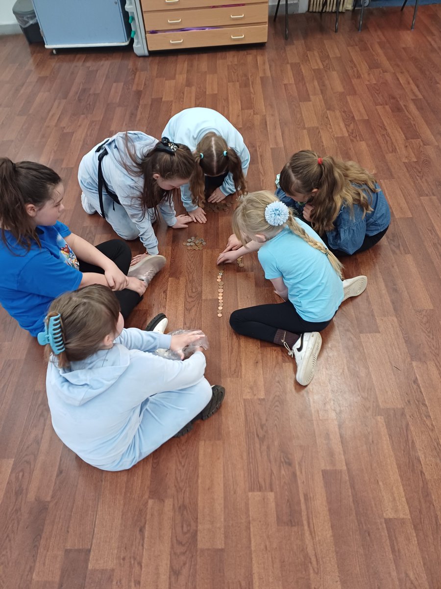 gwaunyear3's tweet photo. Year 3 had great fun making their coin trails today to collect money for Autism Awareness Day. Yr 3 managed to make a total length of 29m 70cm. Gwaith da pawb!@GwaunfarrenSch @gwaunyear3 @GwaunfarrenSch https://t.co/lCpoldOgGd