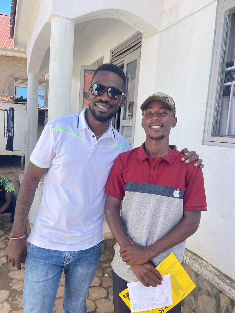 kingdogservices's tweet photo. I thank the HE @HEBobiwine for accepting my request to replace Dido.  
Thank you so much for paying a visit to me 🙏🙏🙏. We do all dog services https://t.co/XkUsEyzaD2