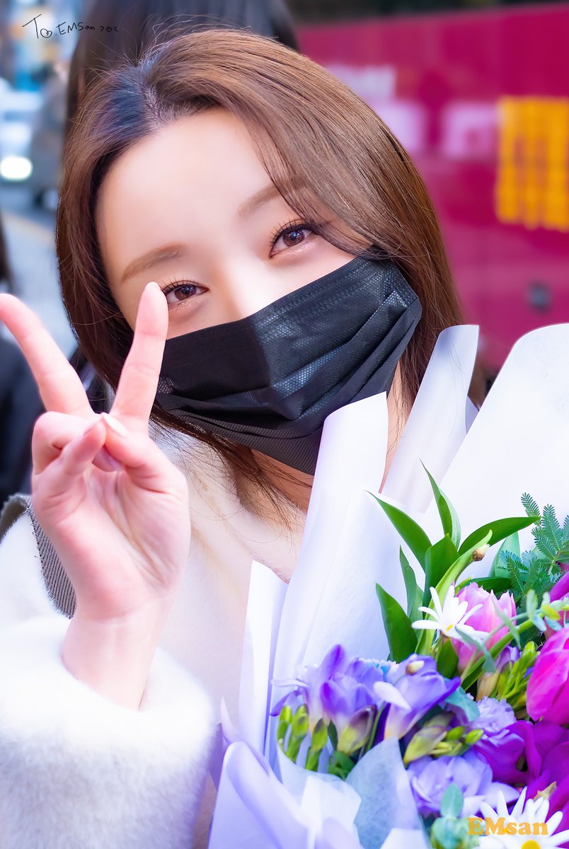 emsan001's tweet photo. 240320 뮤지컬 노트르담 드 파리 퇴근
플뢰르 드 리스 Kei💖 vlog → https://t.co/ErciyIVSov
내일 공연도 화이팅!!

#러블리즈 #LOVELYZ #EL7ZUP #엘즈업 
#케이 #Kei https://t.co/YgO21xa9VN