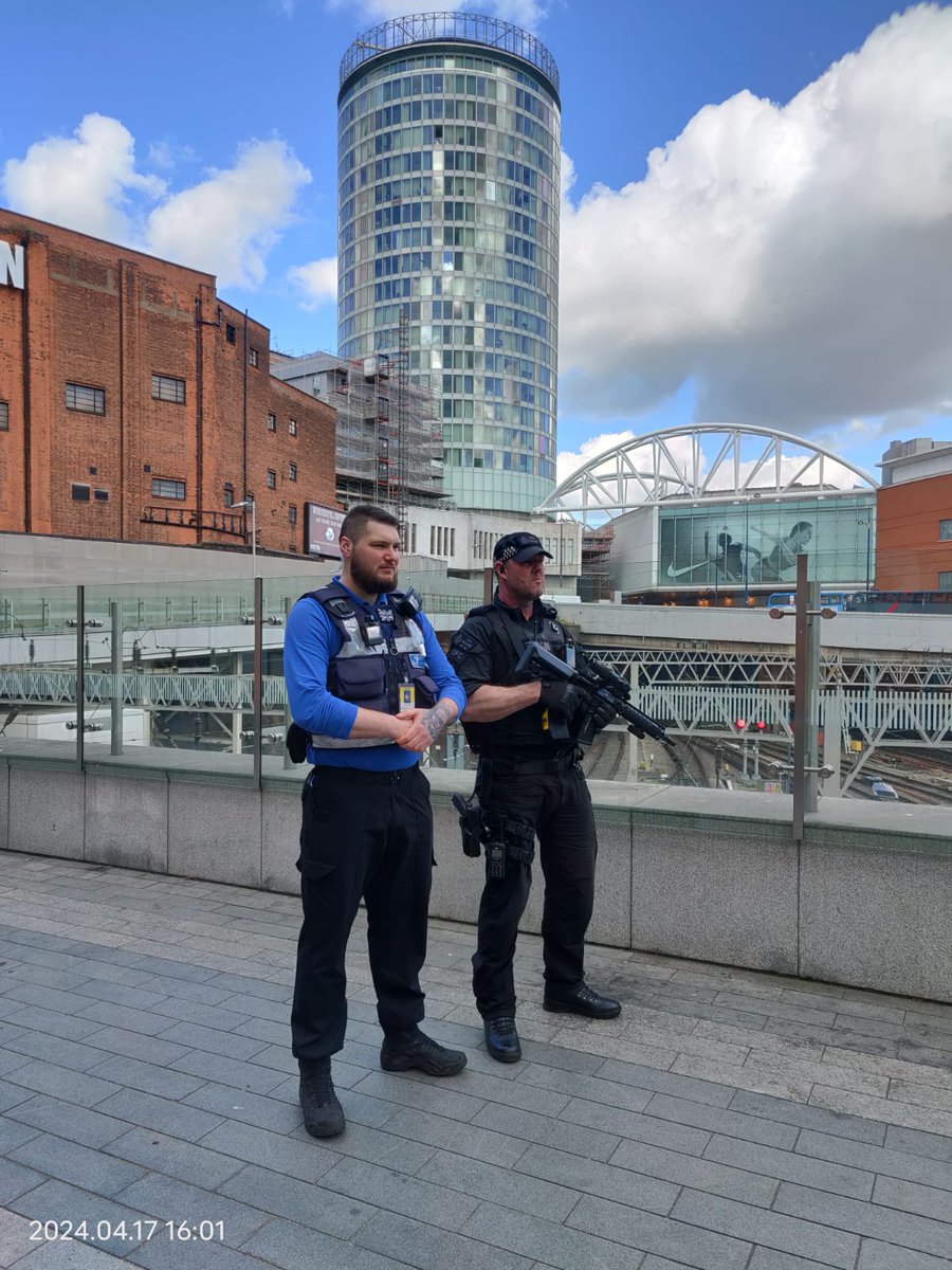 Our @TransportForWM Transport Safety officers supported @BTPBhm at @NetworkRailBHM yesterday in a joint operation. 2 people were arrested and a knife taken off the street.