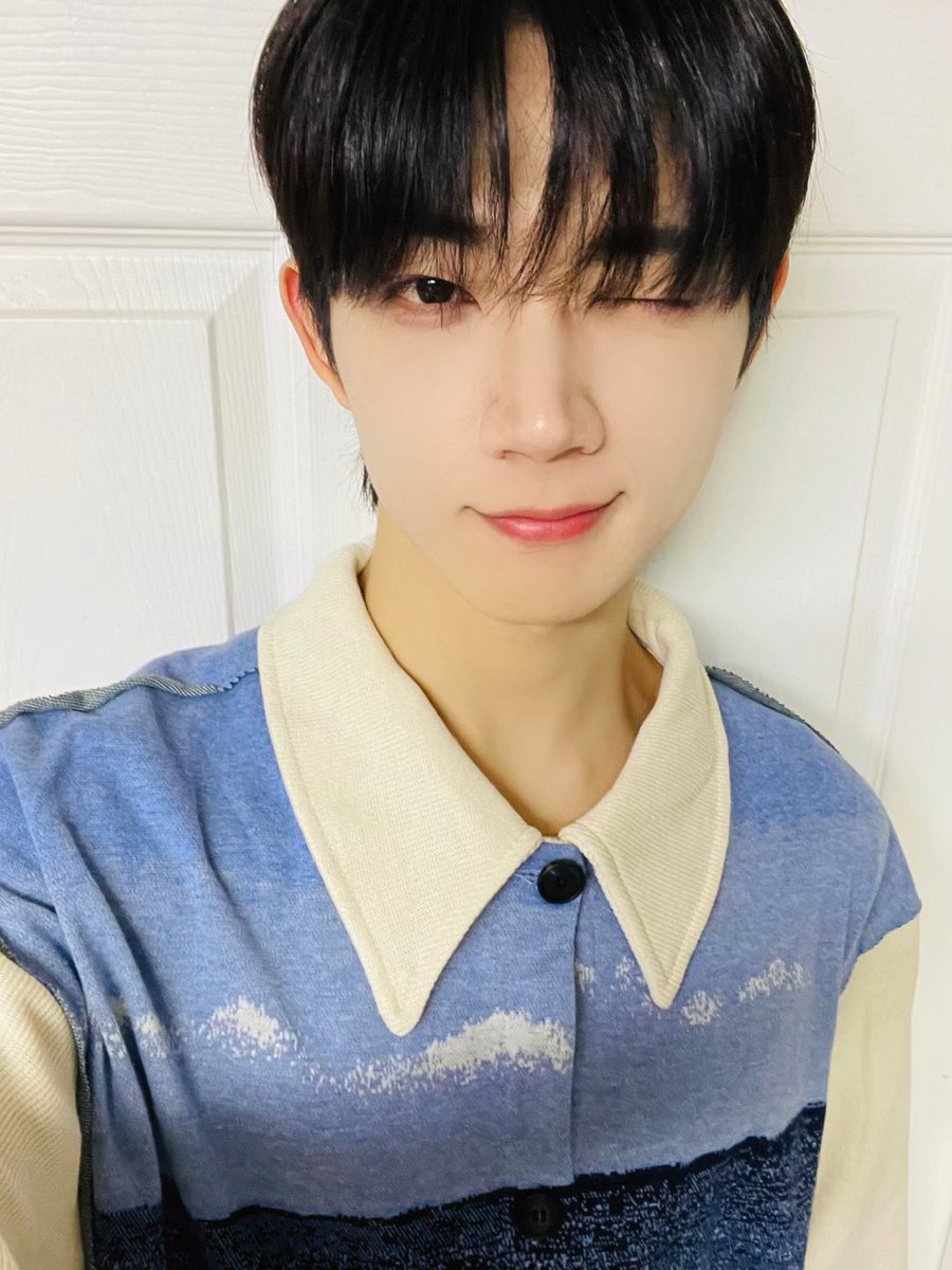 TPST_twt's tweet photo. [#형섭] 😶🙂😉 https://t.co/ow1h7xYBRN
