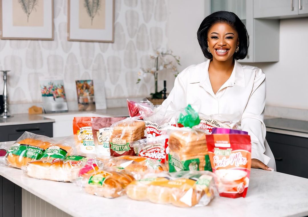 #dandaroupdates Misred has clinched an ambassadorial role with Proton Bakers which will see her representing and promoting the Marondera-based baker's products. Congrats!