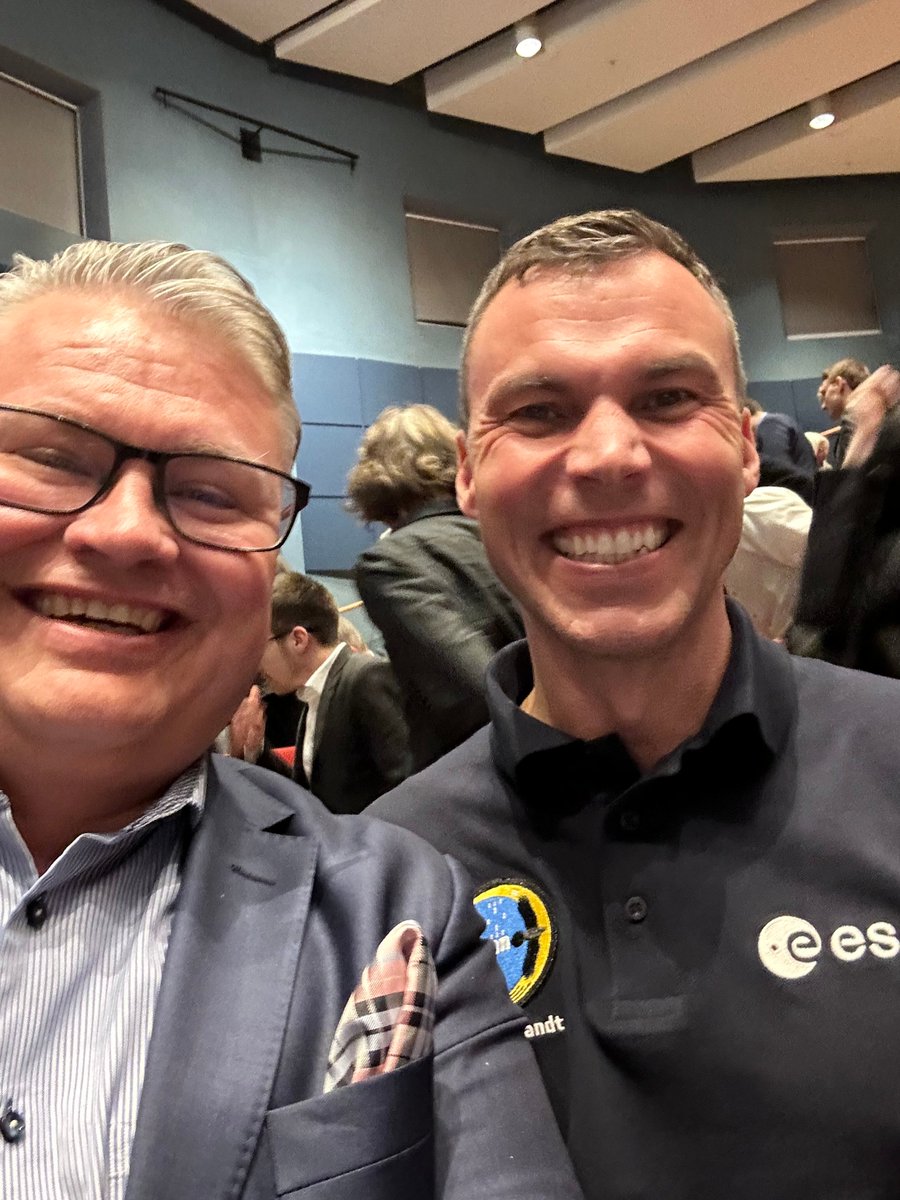 Space industry 🛰 meets 👨‍🚀 space traveler: Markus Borsand from Beyond Gravity met the Swedish @ESA astronaut Marcus Wandt @astro_marcus at the @RymdstyrelsenSE 🇸🇪Space Day on Wednesday in Stockholm 🚀 Markus Borsand was one of the speakers at the Space Day