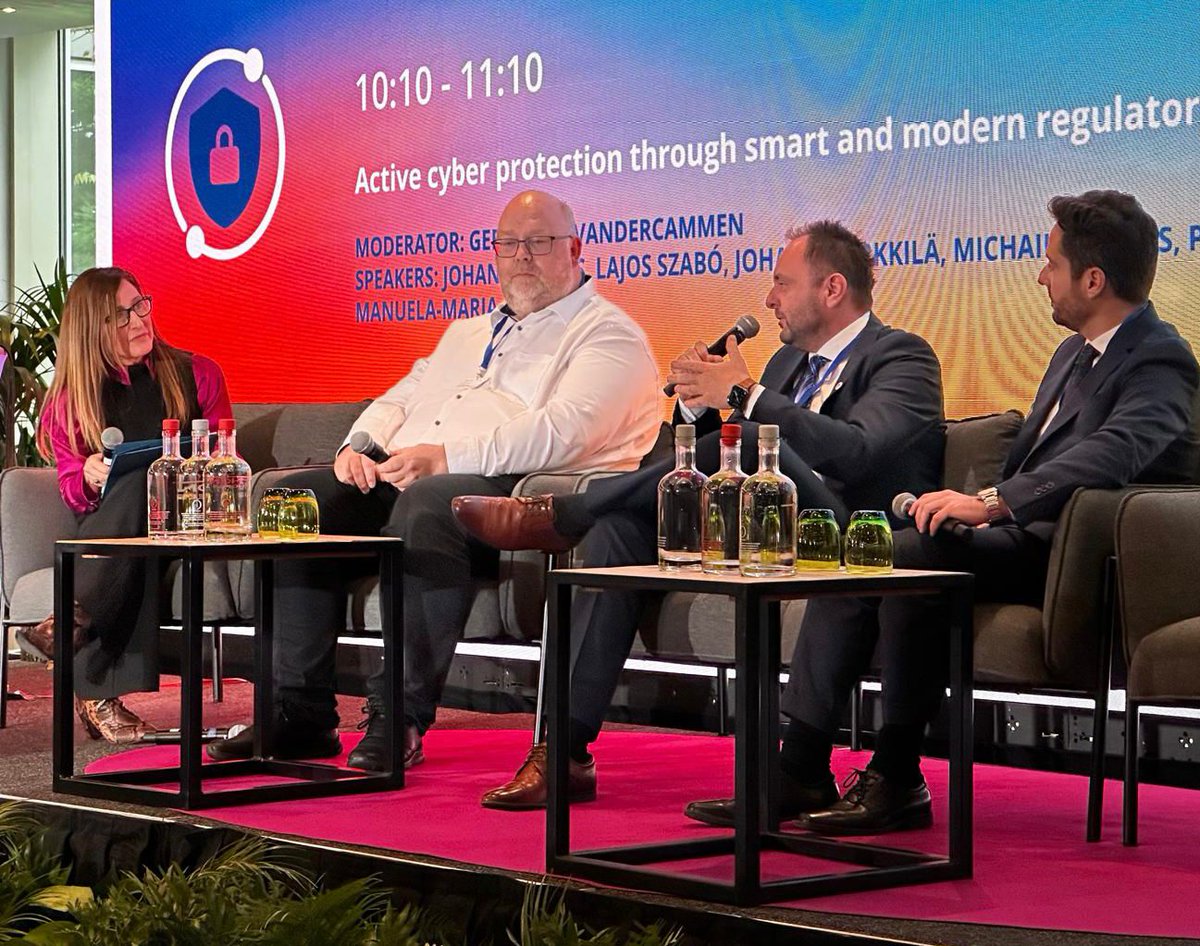 Lajos Szabó, Director of the NCSC, participated in a panel discussion on Active Cyber Protection on the occasion of the 2nd Cyber Policy Conference of the European Union Agency for Cybersecurity (ENISA), to mark its 20th anniversary. 🇭🇺 wishes a happy anniversary to @enisa_eu!