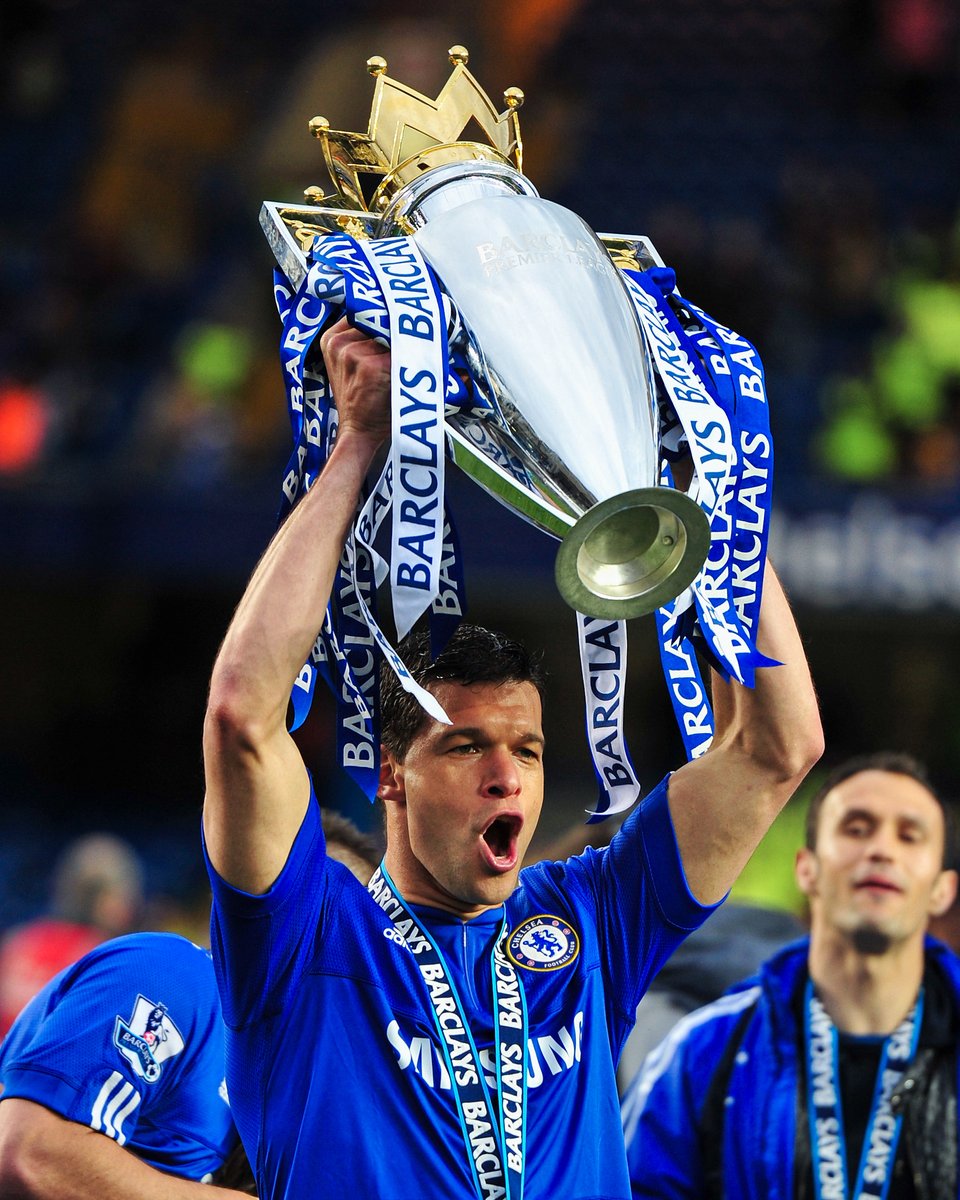 ChelseaFC's tweet photo. 🙌 #OnThisDay back in 2️⃣0️⃣0️⃣6️⃣, Michael Ballack signed for the Blues! 🇩🇪 https://t.co/7QqLJhKLxv