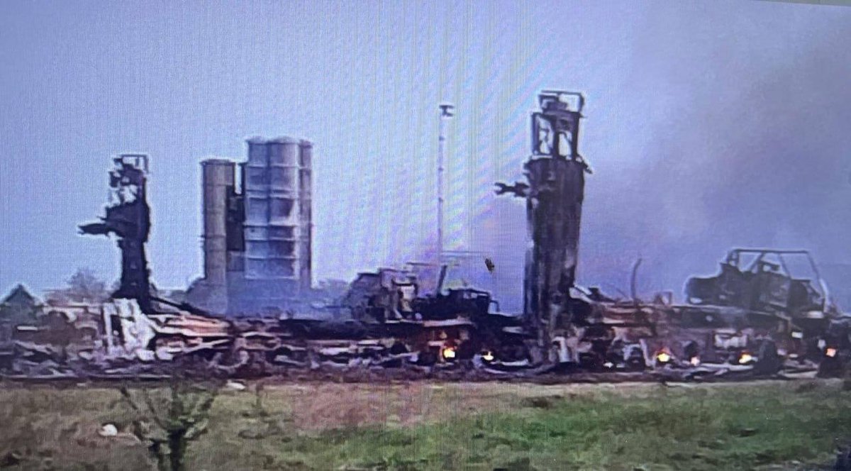 Russian S-400 system sucks!

Photo of destroyed Russian S-400 missile system launchers and radar at the military airfield in Dzhankoi  in temporarily occupied Crimea
