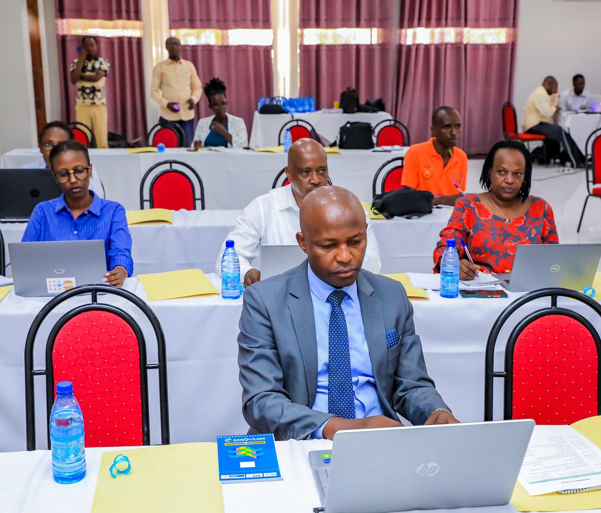 WhoBurundi's tweet photo. @DrCrespin, chef de file #GPFS, s'est réjoui des bonnes performances réalisées par le #Burundi dans la lutte contre le #VIH et la contribution des acteurs communautaires. Il a insisté sur l’intensification des activités et leur intégration dans le paquet minimum des #SSP. https://t.co/9ESxBWng74