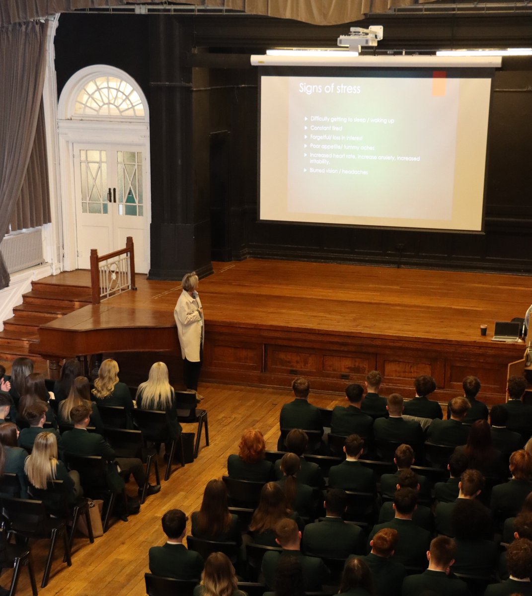 HonleyHighUK's tweet photo. Thank you to our school nurse Lizzie Radcliffe for delivering a fantastic wellbeing session for our Year 11 students this morning.
Ahead of their GCSE exams, Lizzie gave some useful tips for coping with exam stress.
#GCSE #Year11 #striveforthehighest #HonleyHighSchool #wellbeing https://t.co/3vH4kxKPSX