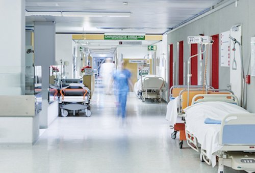 QSanit's tweet photo. L’appello di 75 #società #scientifiche: “Nel 2020-22 tagliati 32.500 posti letto, troppi i #medici in fuga. A rischio le #cure per tutti. Serve una grande riforma strutturale per salvare il #Ssn” #Sanità https://t.co/NCms9FmayI https://t.co/lmX9hJFOWm