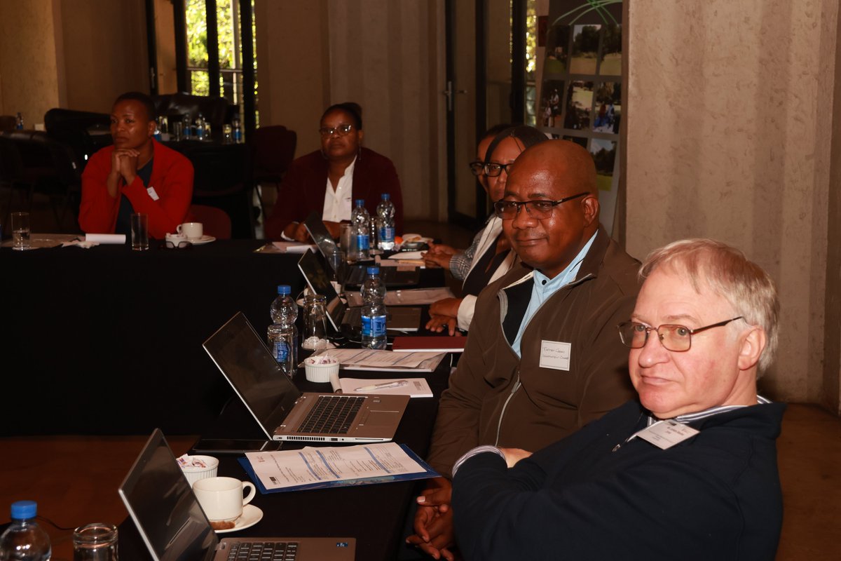 SANBI_ZA's tweet photo. #LivingCollections are a valuable scientific resource and should be properly managed and preserved for multi-disciplinary research to address global challenges like global climate change, food security, health and emerging diseases, Illegal wildlife trade, and conservation https://t.co/waTobHepSq