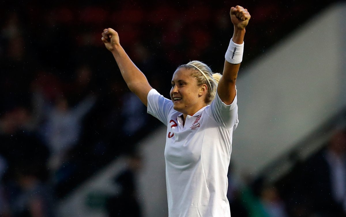 Wishing a happy birthday to former #Lionesses captain, @stephhoughton2! ❤️