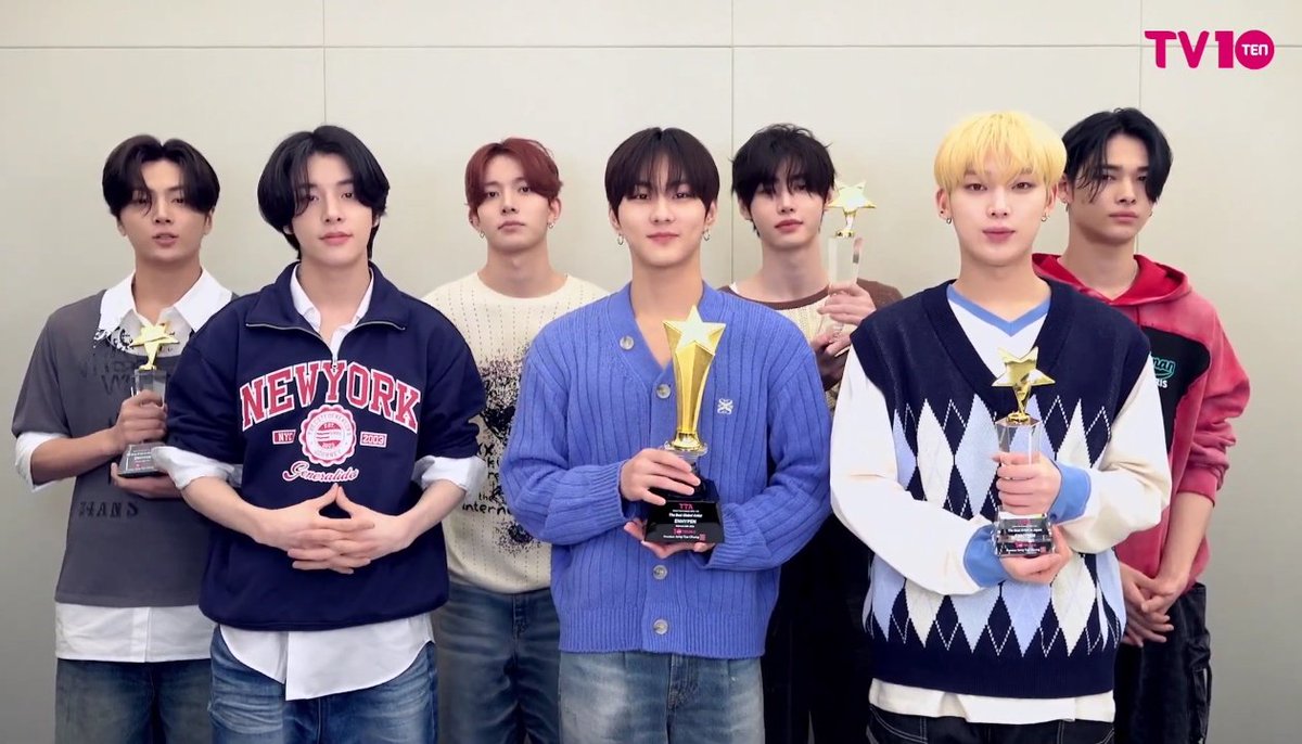 [🏆 | 11TH TOP TEN AWARDS] #ENHYPEN finally received their 4 trophies from the Top Ten Awards. BEST GLOBAL ARTIST BEST ARTIST in: - 🇵🇭 Philippines - 🇯🇵 Japan - 🇮🇩 Indonesia Congratulations @ENHYPEN and ENGENEs!🎉 #엔하이픈 @ENHYPEN_members