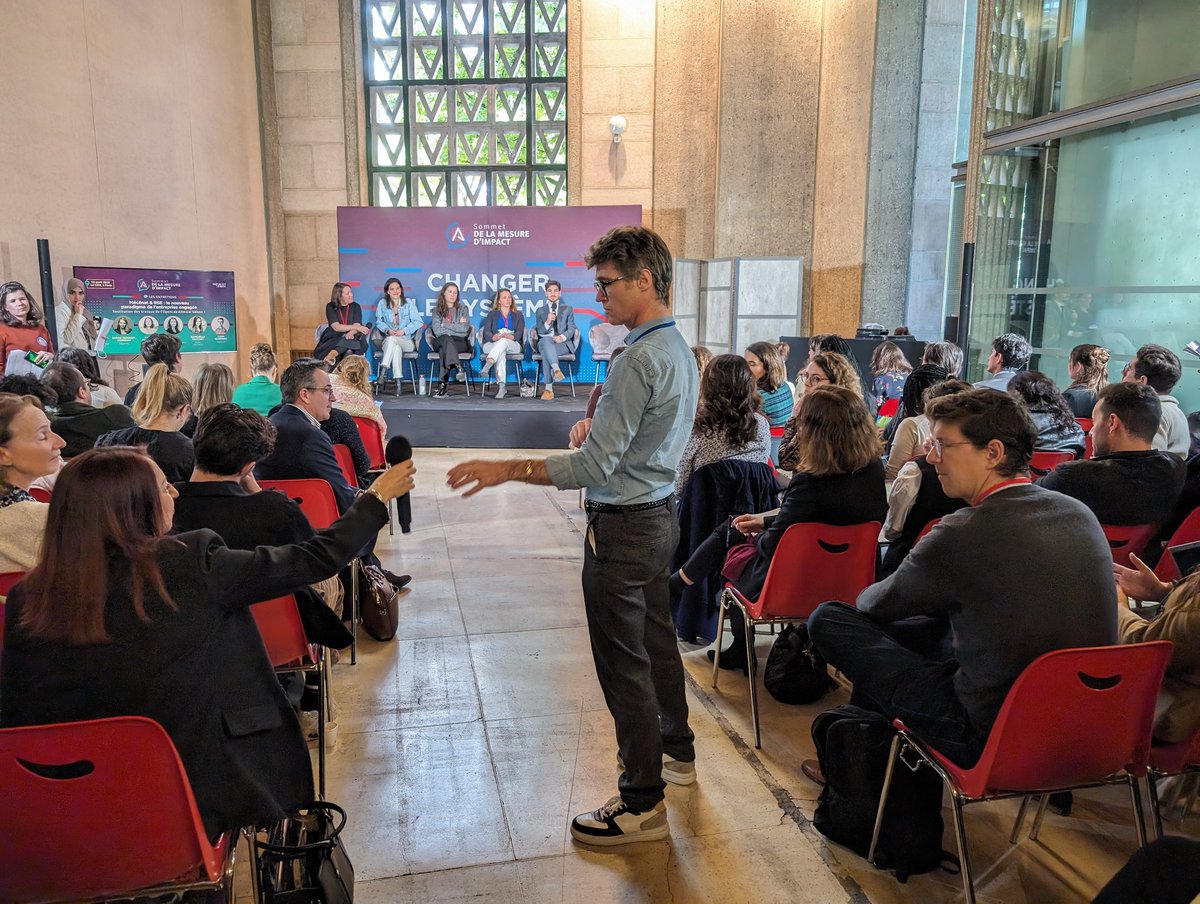 Place aux questions ! Elles sont nombreuses !
Par exemple : "Est-ce qu'une entreprise peut prendre l'enjeu culturel dans ses enjeux RSE ? Car le risque pourrait être que les mécènes ne s'intéressent plus à la création artistique !". Nos intervenants y répondent.#OpenLab #mecenat