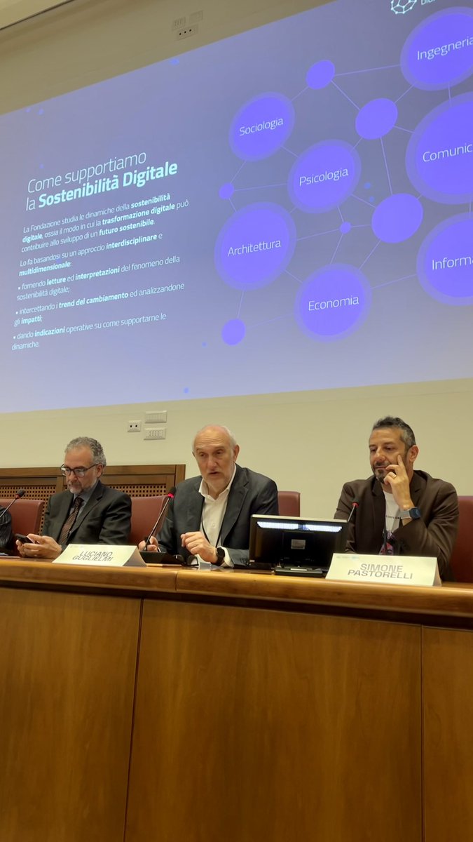 “È importante guardare al #ruolosistemico della #sostenibilitàdigitale e riuscire a far comprendere a #istituzioni e #cittadini la relazione profonda tra #trasformazionedigitale e #sostenibilità”. <a href="/luc_guglielmi/">Luciano Guglielmi</a>, Direttore Comitato di Indirizzo FSD #DSD24