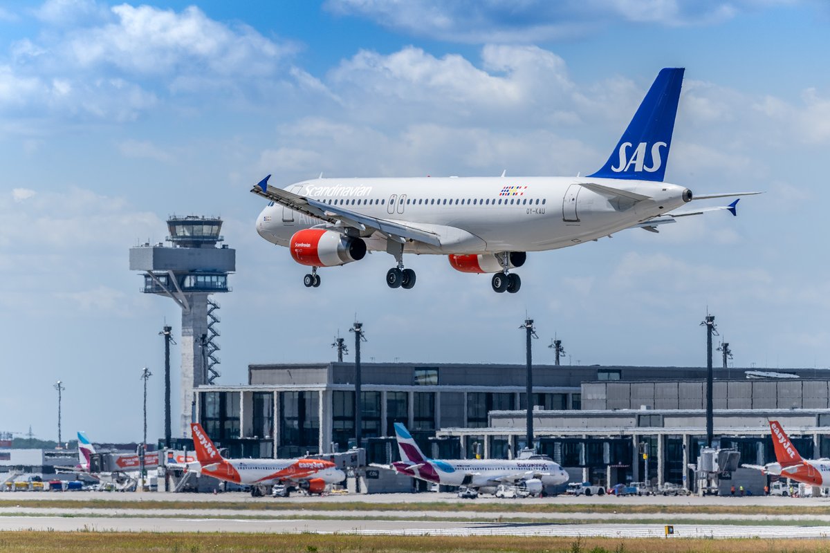 Gute Nachrichten für alle Reiselustigen! @SAS erweitert diesen Sommer ihr Flugangebot in den Norden Europas. Mit verstärkten Verbindungen nach Stockholm, Kopenhagen und Oslo bietet die Airline noch mehr Möglichkeiten und Flexibilität, Nordeuropa zu entdecken. #BERconnects