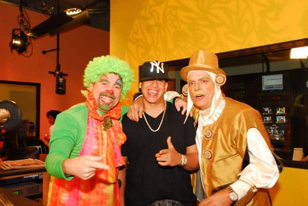elcircodelamega's tweet photo. #TBT Aquí Raymond Ayala con los JEFES de la radio: El Gangster &amp; Funky Joe (2008) 🎪

El Circo de La Mega
L-V • 5-10AM

#elcircodelamega #elcirco #elgangster #funkyjoe #puertorico https://t.co/Bdy971GDqD