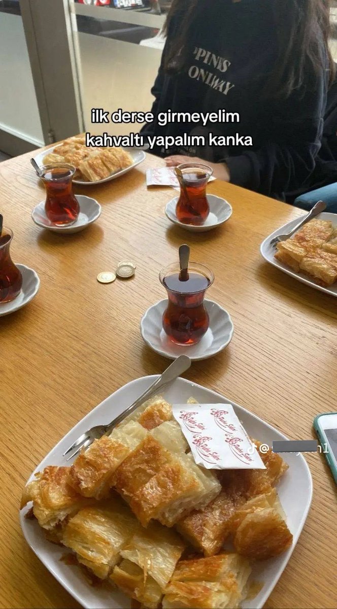 petedunhamic's tweet photo. cok feci üzdü aq https://t.co/GTW27NJpga