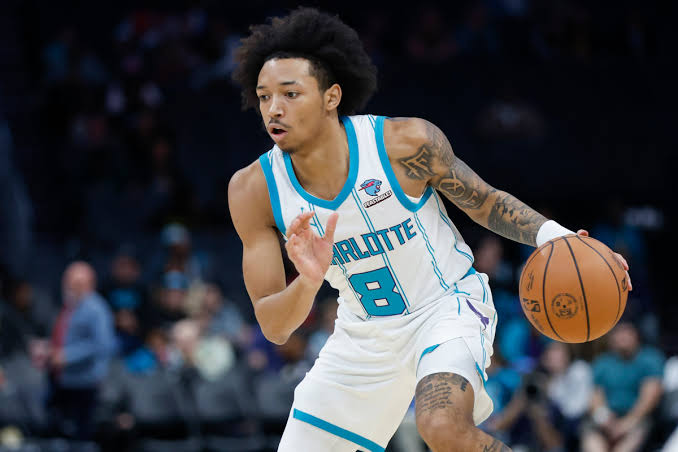 Happy 20th Birthday Nick Smith Jr!🎉

His career stats:

5.9 PPG
1.4 RPG
1.2 APG
0.2 SPG
0.1 BPG
39.1/43.2/86.7 🤔
14.3 MPG
51 GP (0 GS)
1 Seasons

He’s played for 1 team:

Hornets

Hope you have a great day!🎉