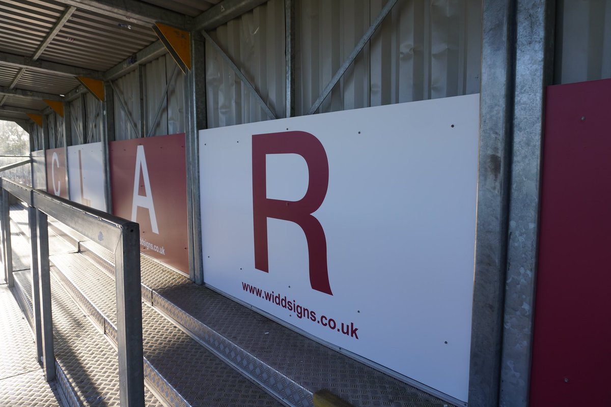 𝗡𝗘𝗪 𝗦𝗜𝗚𝗡𝗔𝗚𝗘 𝗔𝗧 𝗠𝗘𝗟𝗕𝗢𝗨𝗥𝗡𝗘 🏡

We are delighted to announce the installation of a brand new 'Clarets' signage in time for the playoffs! 🤩

It has been a joint project between <a href="/OfficialCCSC/">Chelmsford City SC</a> and Football Club, to help enhance the matchday experience! 🤝

It will