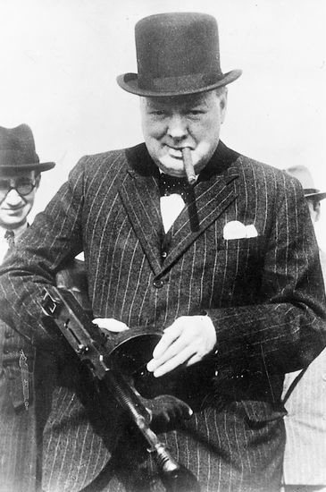 Book recommendations: Churchill 1. The Last Lion by W. Manchester - 3000 pages 🤯 2. The Splendid and the Vile by E. Larson - Churchill & his family in 1940 3. My Early Life by Churchill - great writing from the man himself 4. Walking with Destiny by A. Roberts - best 1-book bio