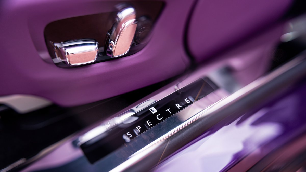 Luxury elevated by electrification 🤝
 
Rolls-Royce Spectre proves that the marque’s world-famous characteristics of silence, effortless power and magic-carpet ride are amplified and elevated even further by electrification.

#BMWGroup #RollsRoyce