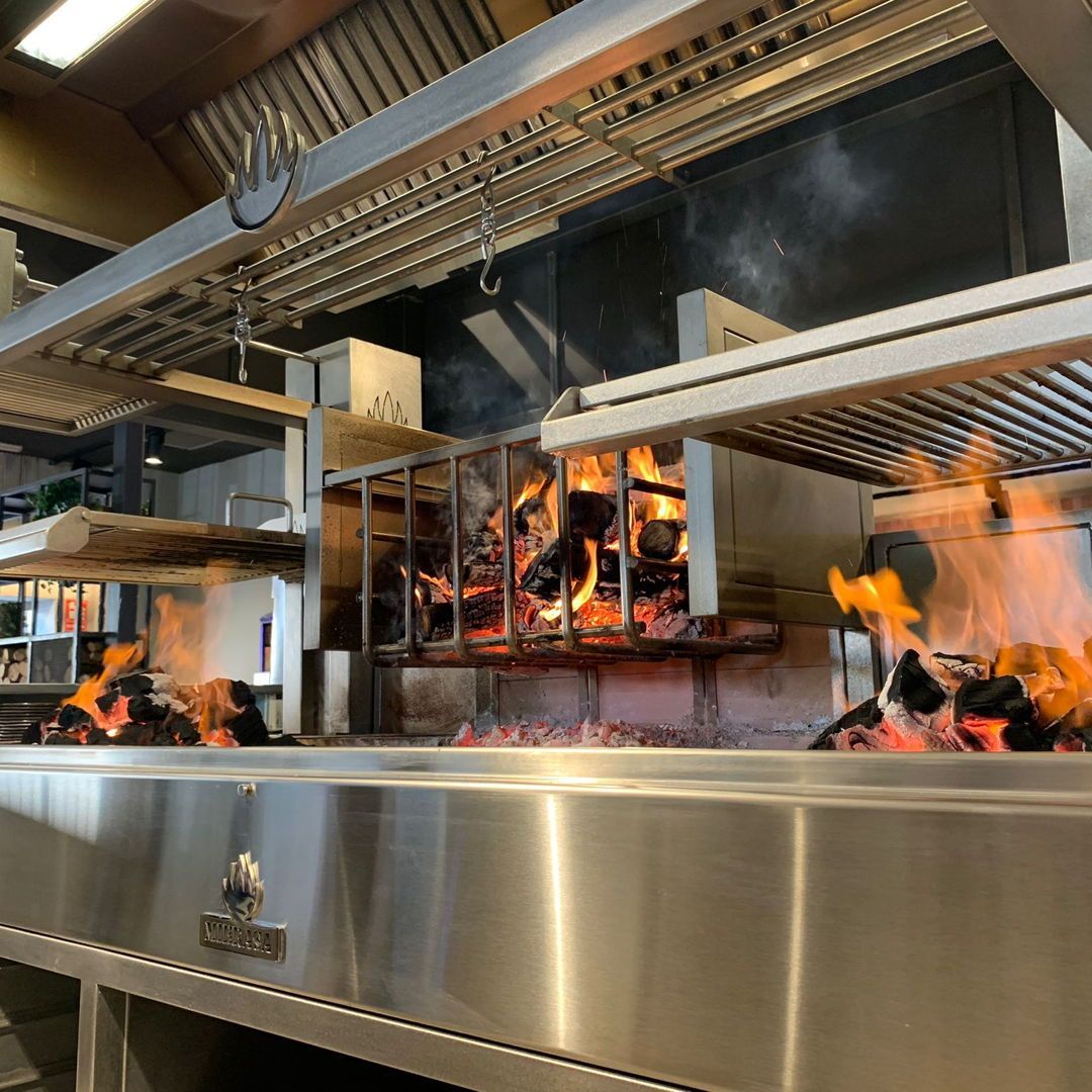 Add drama, theatre and exceptional quality to your menus and kitchens with #Mibrasa 🔥 Cooking over coals always attracts customers - learn how to do it the best way with Mibrasa and Jestic. Visit us in #PaddockWood or #Manchester to get hands on and find out more!