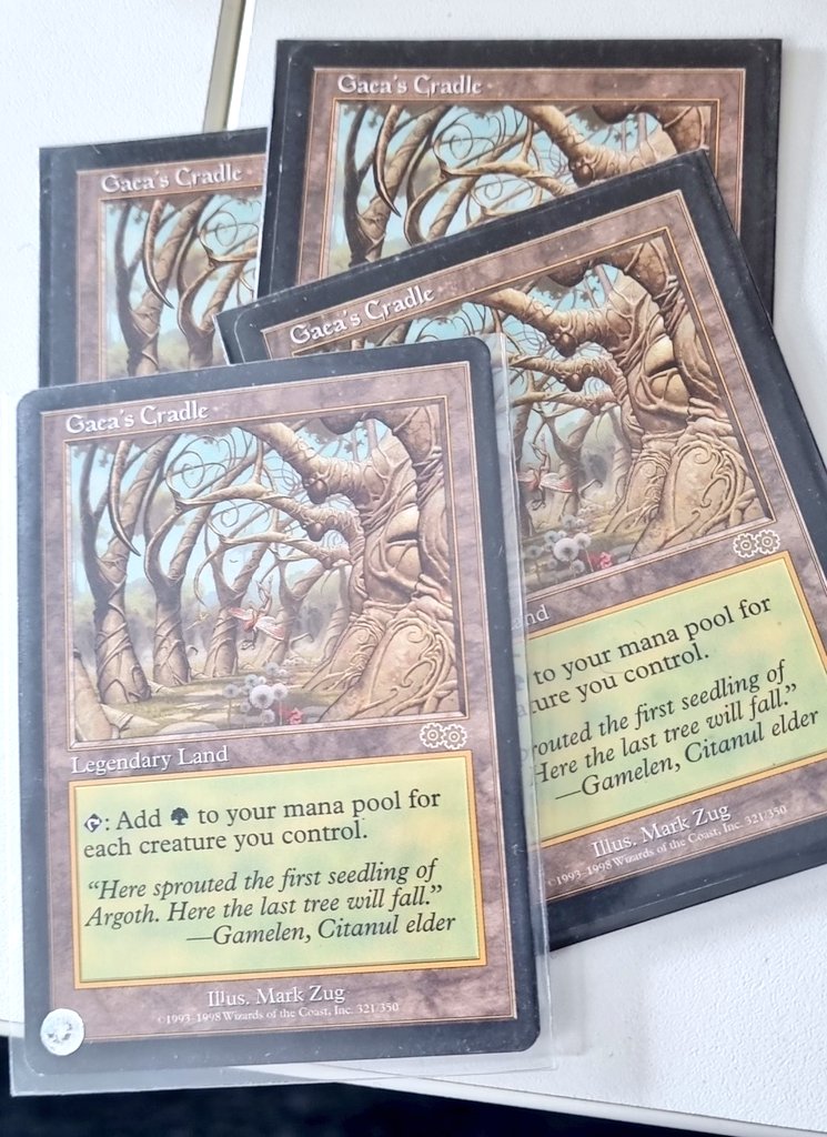 FOLKS THE LEGEND IS TRUE You can still find old powerful wizard squares in a box from someone's past. These were part of an old Sarpoling deck ☺️ 🌳🌳🌳 #mtg