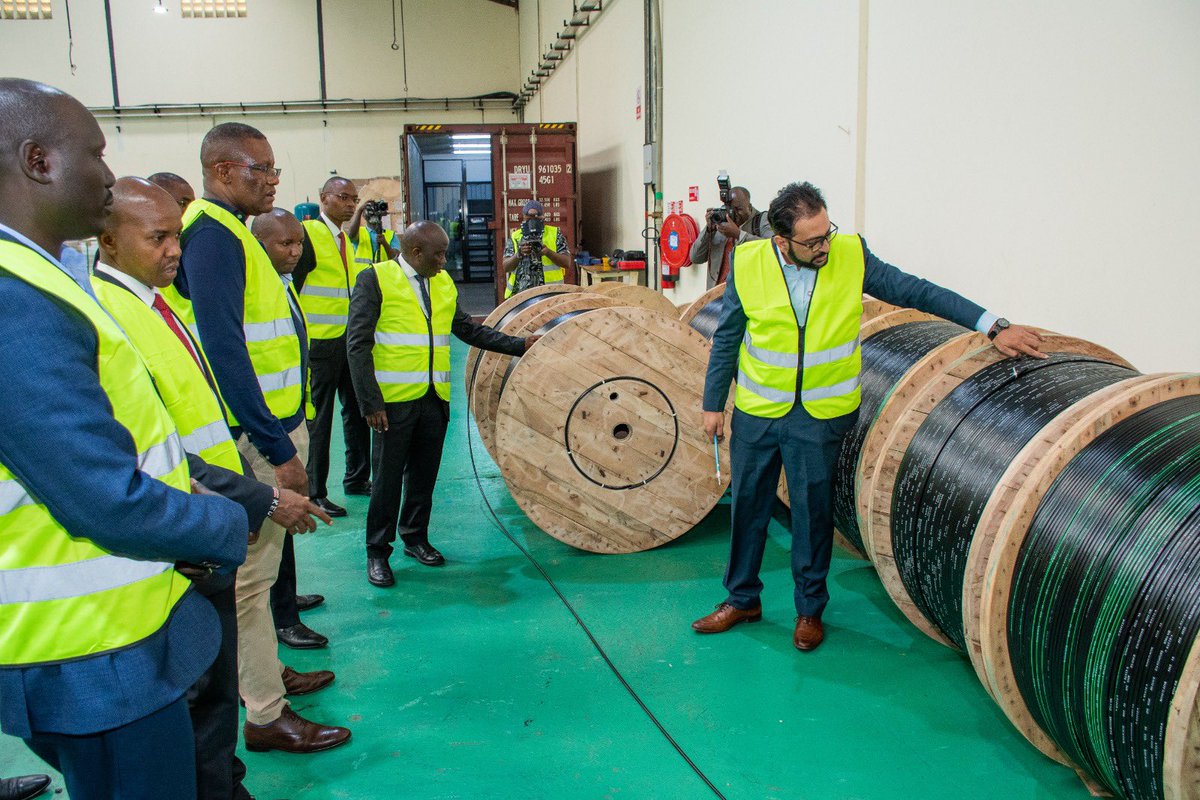 In his presentation, the General Manager, Nia Fiber Group Limited, Mr. Muzammal Mehmood stated that presently, the company has produced and delivered more than 12,000 cable kms for various firms and approximately 30% cables were exported to 10 African countries.