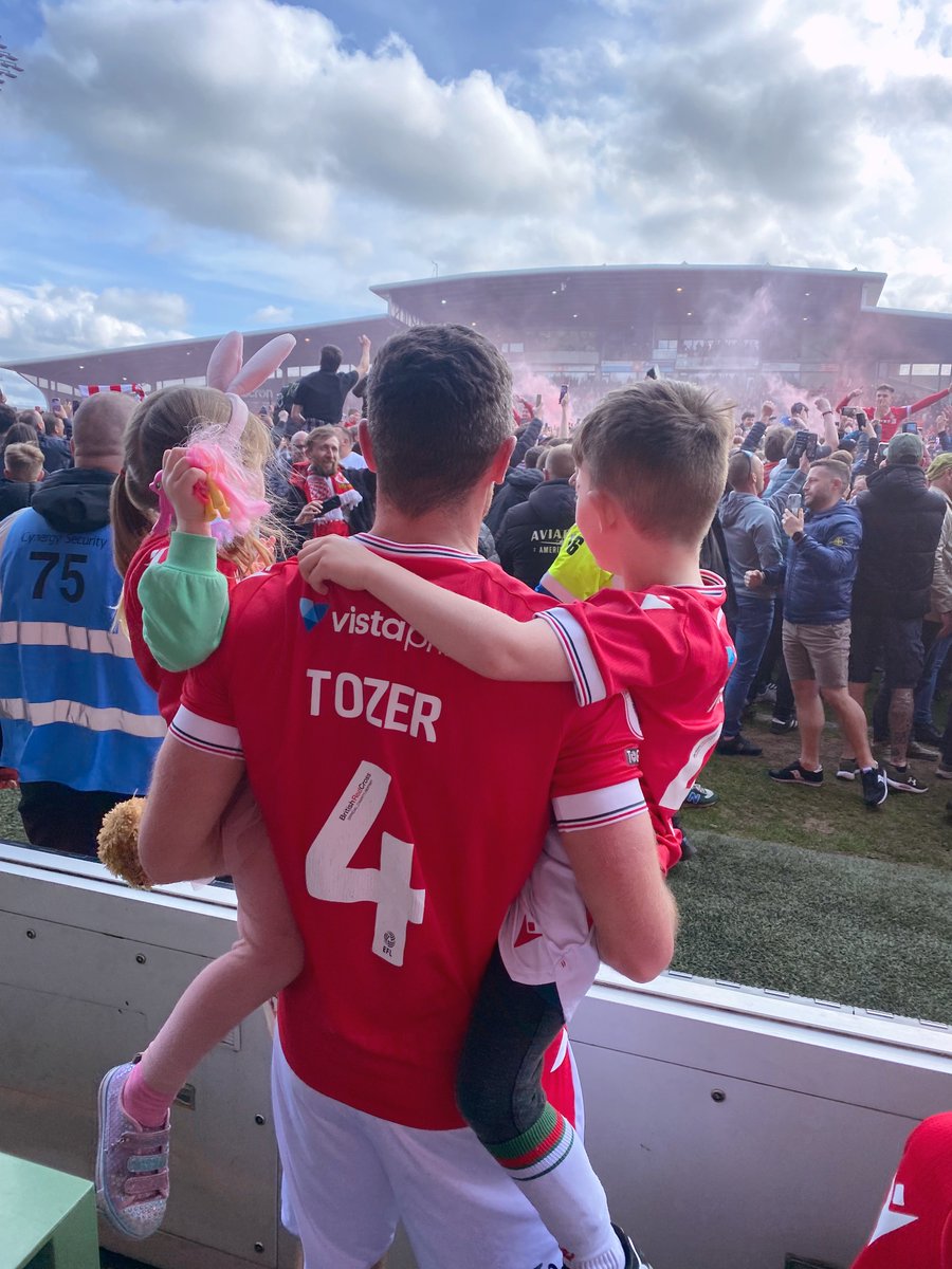 SophieKTozer's tweet photo. Still absolutely buzzing after the weekend! What an amazing achievement, what a team!
So so proud of this man ❤️ you amaze me every day @tozer_ben 😍 let the celebrations continue 🍾🥂 you deserve it all ❤️ https://t.co/POc9l6HQXn