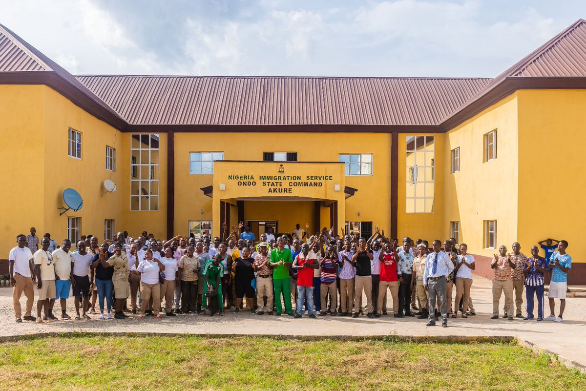 The event which kicked off 1530hrs ended around 1615hrs with the officers and men in attendance attesting to having a great time exercising their body.

DSI TG Alebiosu,
CPRO, NIS, ONSC.
for: Comptroller of Immigration Service, Ondo State Command.

#NISdeyForYou #NISOndoCommand