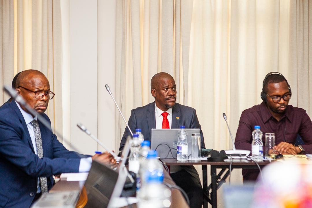 GIZAfricanUnion's tweet photo. RECs, Member States, &amp; @_AfricanUnion  representatives come together in Lusaka🇿🇲 to validate the draft guidelines on #Migration &amp; #Health developed by @CHELDAfrica in consultation with the AUC. https://t.co/dB7W6saYPT