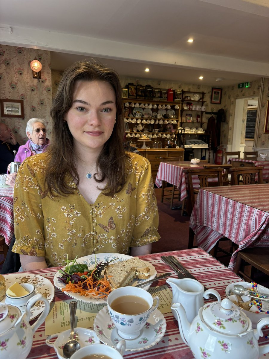 TerryBamberger's tweet image. The good stuff: We got a car 🚗! Called Lady Bug 🐞. Had tea 🫖 w this lovely lady. A grand day out (beyond walking distance, that is! 😹🚗) #gratefulactor #actorslife