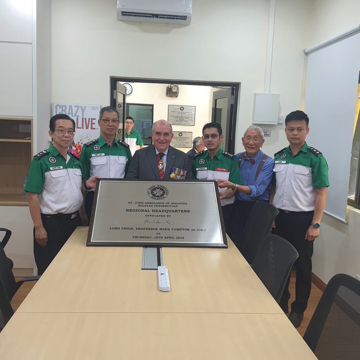 Mark Compton tweet media