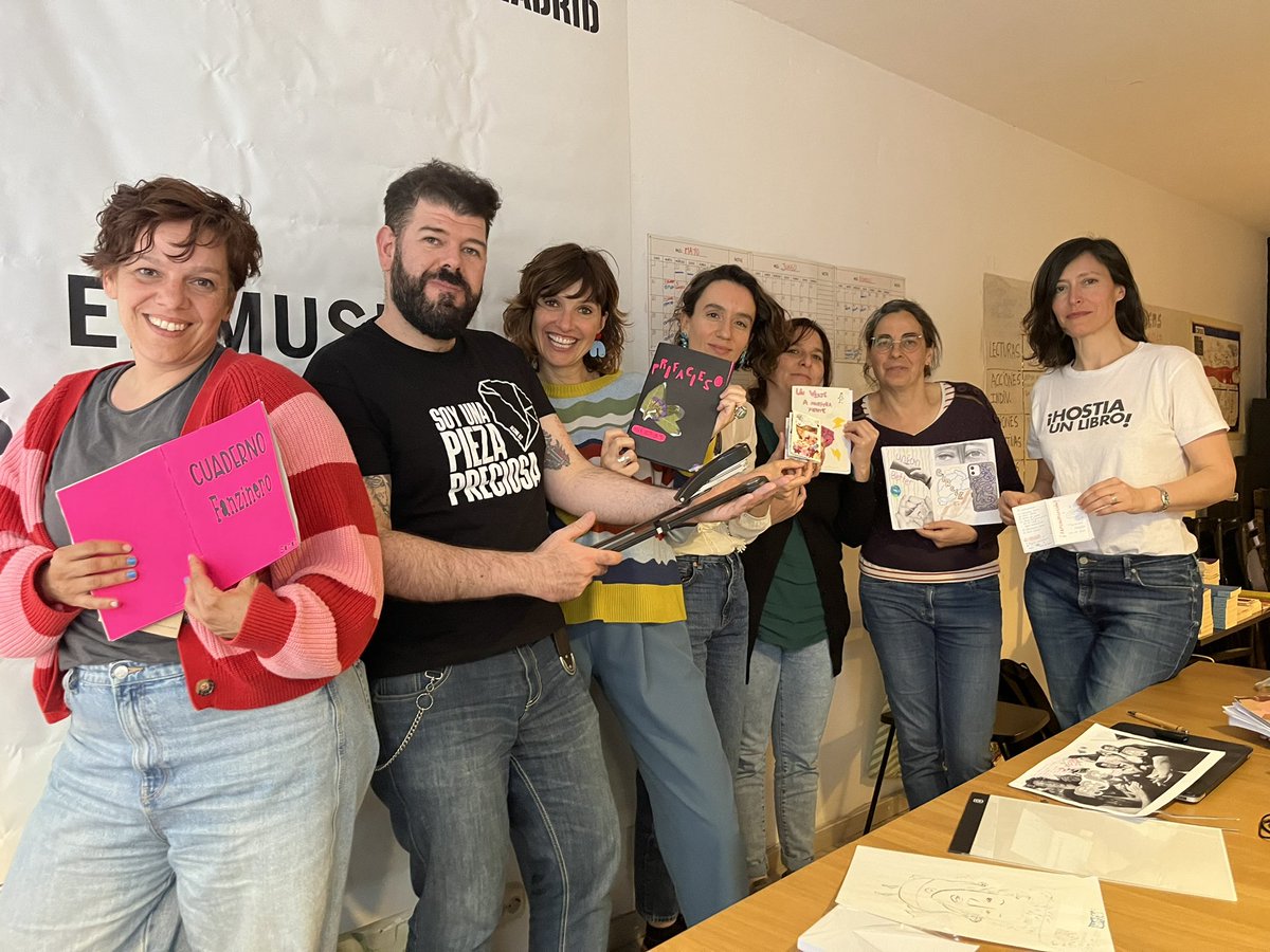 pinvisibles's tweet image. #PLANEA Ayer culminamos FANZINÉTICA, proyecto coordinado junto a @redplanea y guiado por Pedro Toro, del colectivo HUL.

En este proyecto, se brindó a docentes de centros educativos públicos de Madrid, posibilidades del #fanzine para su aplicación en las aulas. 

#Arte #Educación