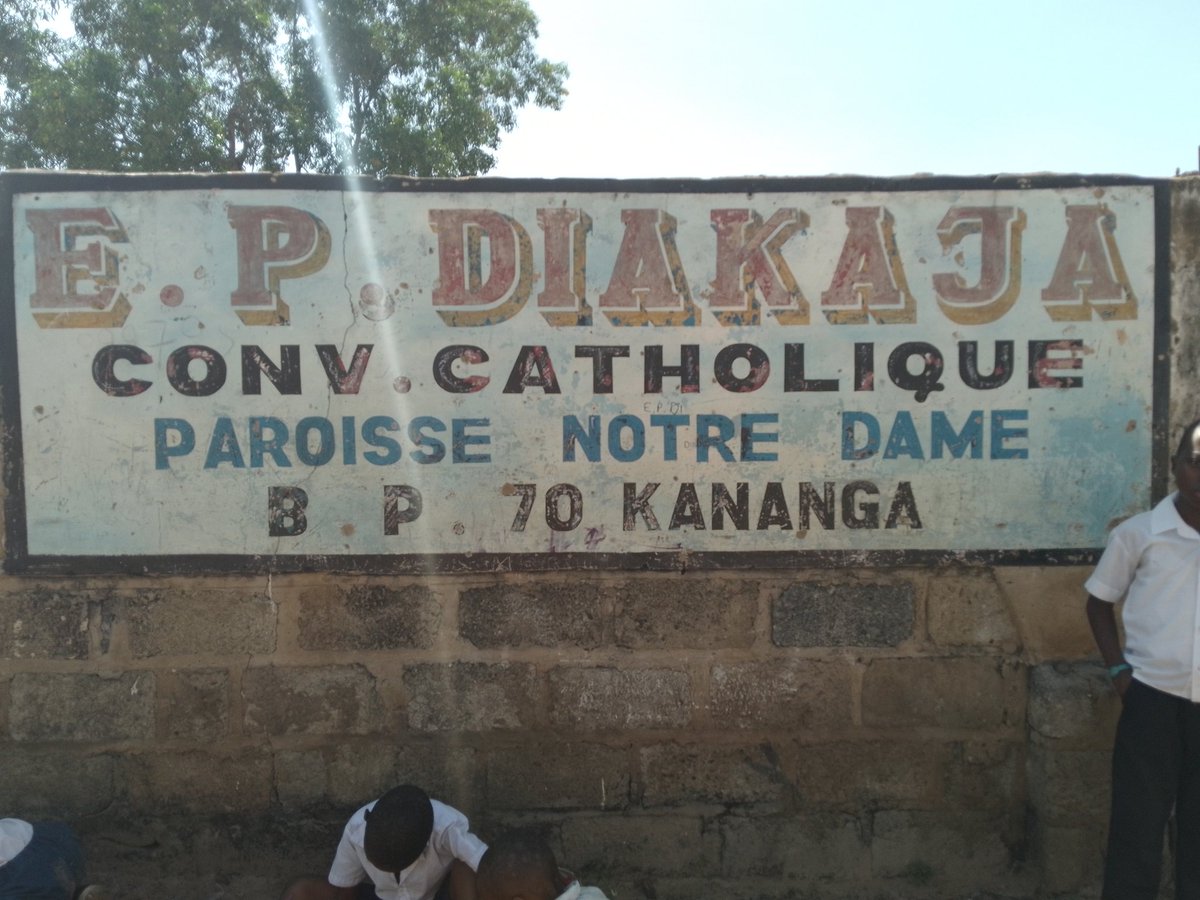 KasaiVlf's tweet photo. A #Kananga.
Les #ODDF du Kasaï central en collaboration avec le @refedef,sensibilisent les élèves de l'école Diakaja, dans la commune de Katoka sur le #droit à l'#éducation
#Objectif est de contribuer à la promotion et protection des droits de l'enfant https://t.co/WUPdOn9ilP