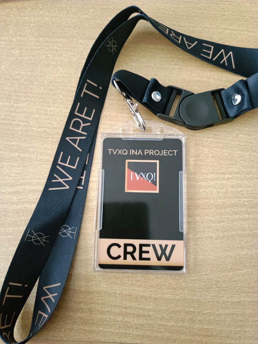 TVXQ_INAProject's tweet photo. Tim kami akan mulai standby disekitaran venue mulai tgl 19 sore, jadi kalau teman2 ada yg membutuhkan bantuan, n liat yg make lanyard limited edition ini, jgn sungkan buat menyapa

Tapi kita bikin perjanjian dulu, tim kami gk nerima permintaan 100 dulu kak or minta jodoh yah ✌✌ https://t.co/1y9YBgE5W2