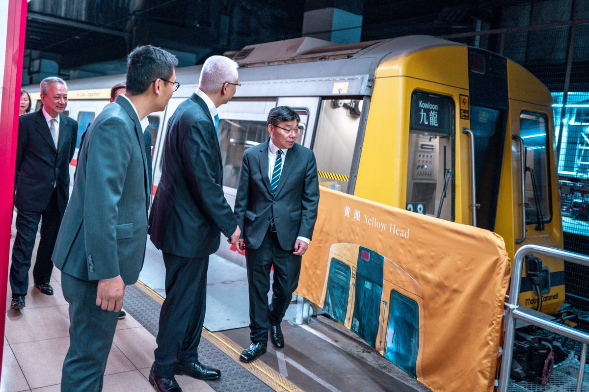 ThePointTaken's tweet image. #HongKong’s retired #MTR trains are set to make a comeback at #HungHom Station in celebration of the rail operator's 45 years of service in the city. (Andy Chong/China Daily)