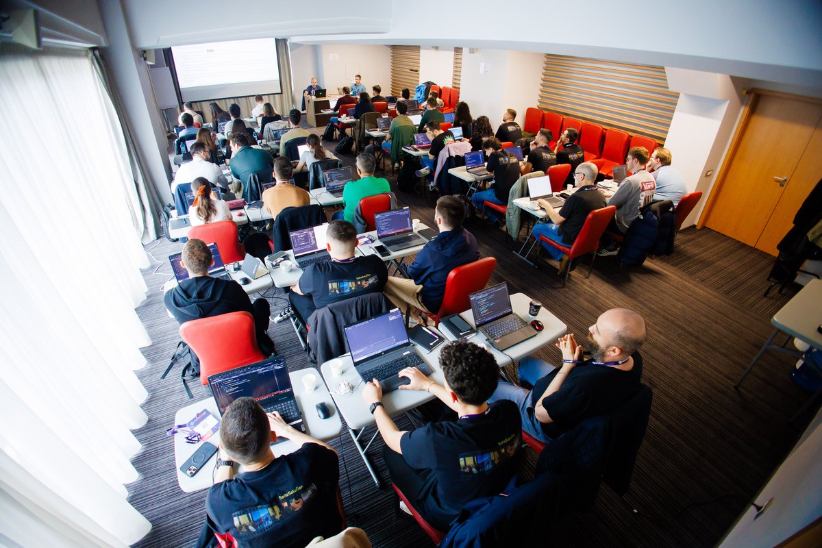 devdaysconf's tweet photo. dotnetdays is finally here 😍 We are so excited to have kicked off the workshops with @danielmarbach, @MartinDotNet, @SzymonPobiega and @Masternak 🥳

Are you at dotnetdays? Use the hashtag #dotnetdays to share your experience 🙌

#workshops #dotnet https://t.co/1qzzBxPflA