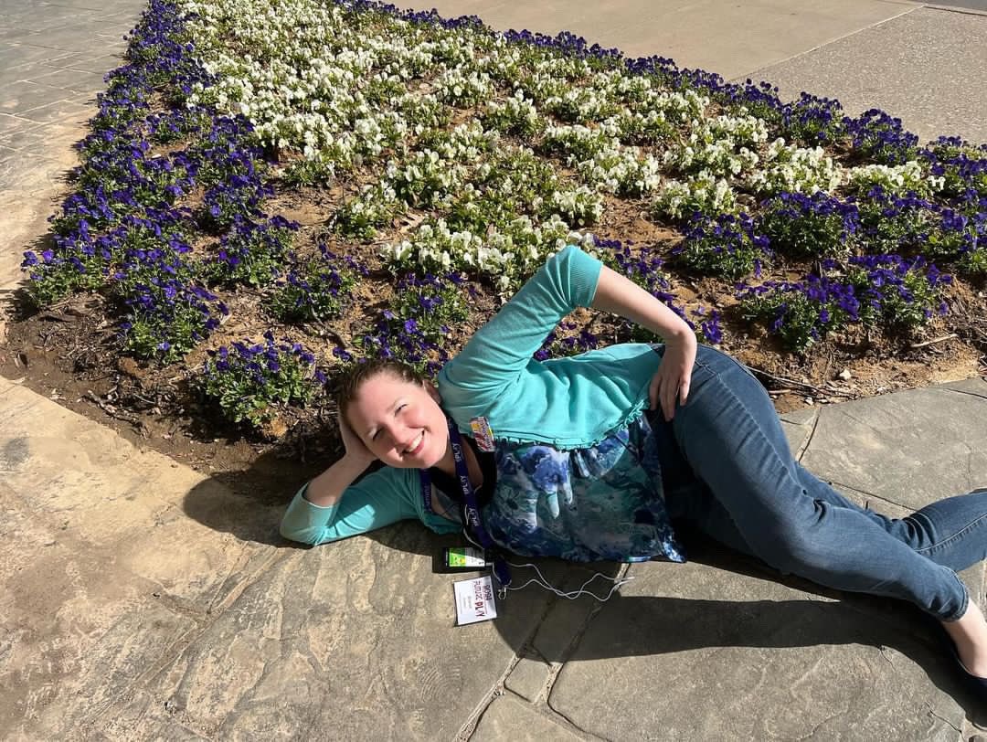 These folks at @USPlayCoalition understood the assignment: #KohlsHealthyatHome #naturebingo #rainbowwalk selfie challenge. @HealthierGen api.healthiergeneration.org/resource/469