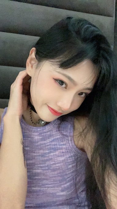Watch SpicyGum✨'s leaked NSFW photo on TwXstars